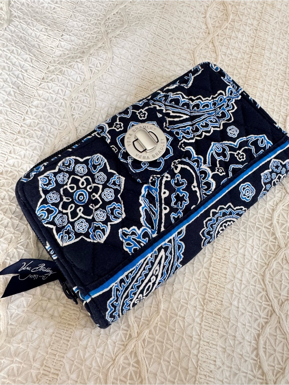 Vera Bradley Turnlock Quilted Wallet Blue Bandana Navy Paisley